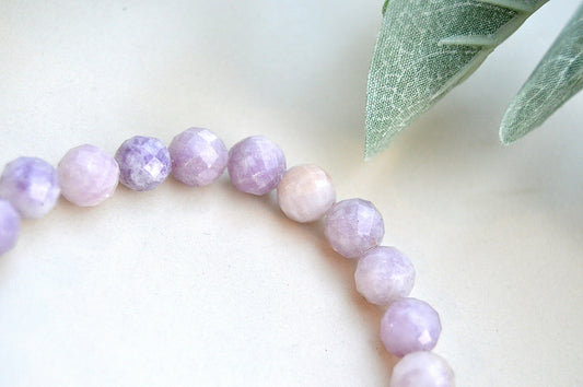 Lepidolitt armbånd – ro, balanse og følelsesmessig klarhet
