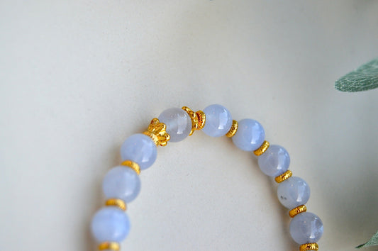 Kalsedon armbånd – indre fred, ro og klar kommunikasjon