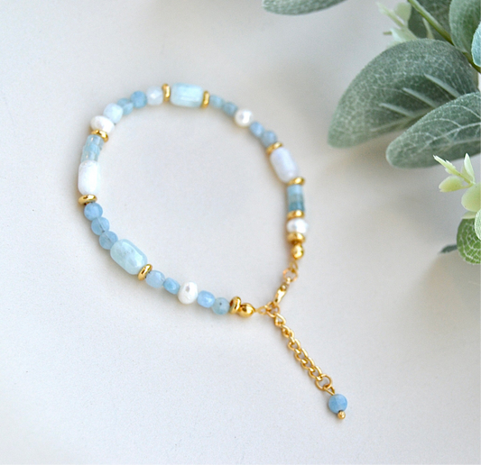 Akvamarin, månestein og perle armbånd – ro, intuisjon og feminin balanse