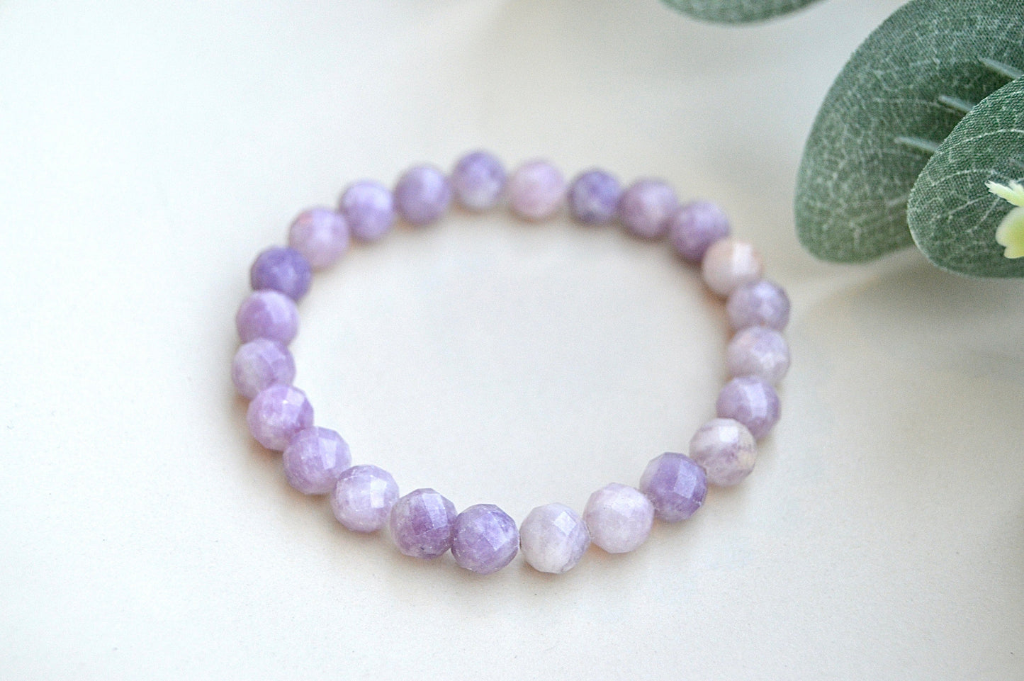 Lepidolitt armbånd – ro, balanse og følelsesmessig klarhet