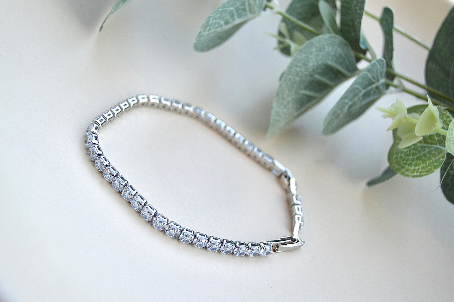 Zirkon armbånd – glans, eleganse og tidløs stil