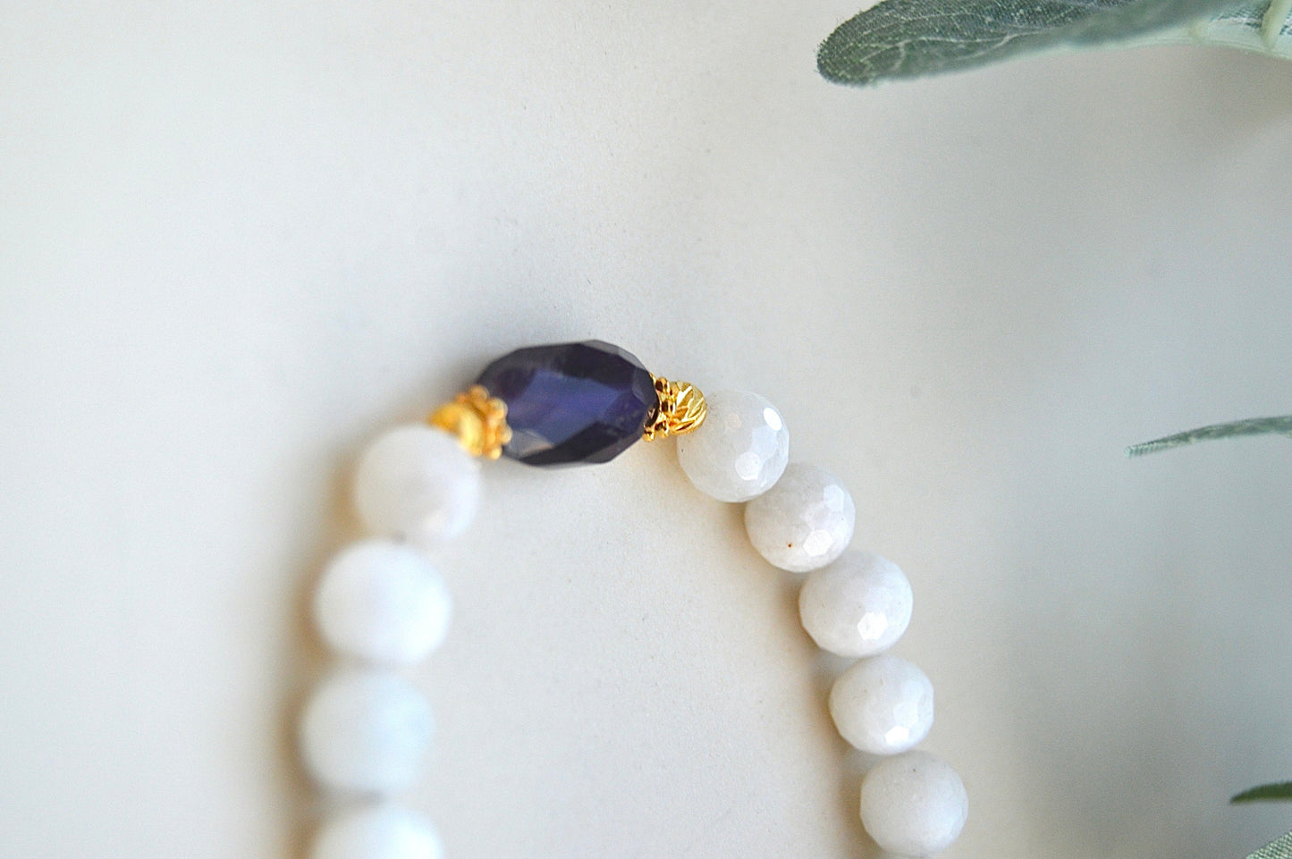 Månestein og ametyst armbånd – ro, intuisjon og spirituell balanse