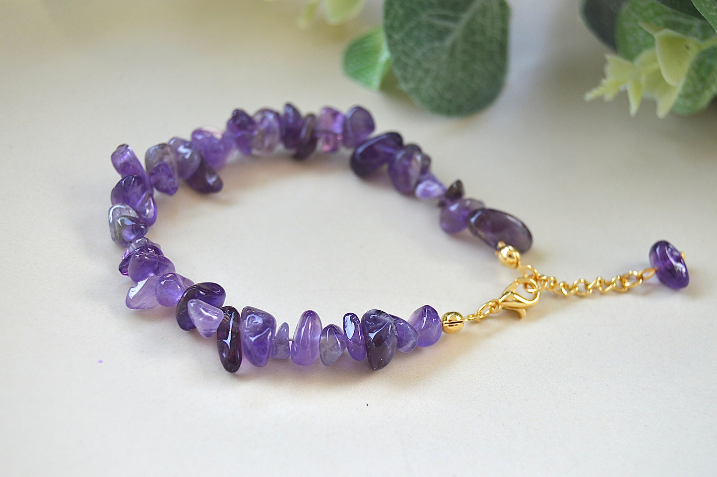 Ametyst chips armbånd – ro, balanse og spirituell klarhet