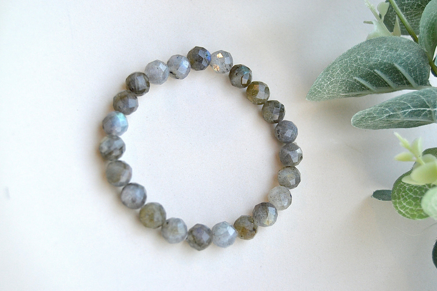 Labradoritt armbånd – intuisjon, beskyttelse og indre visdom