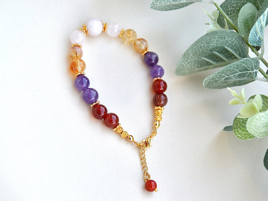 Karneol, ametyst, sitrin og rosenkvarts armbånd med gullbelagte detaljer – indre ro, glede og kjærlighet