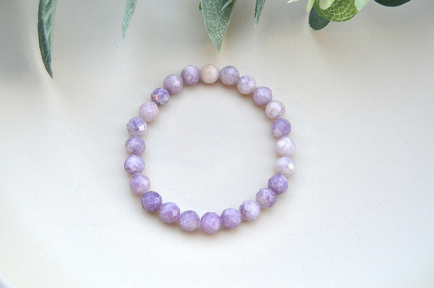 Lepidolitt armbånd – ro, balanse og følelsesmessig klarhet