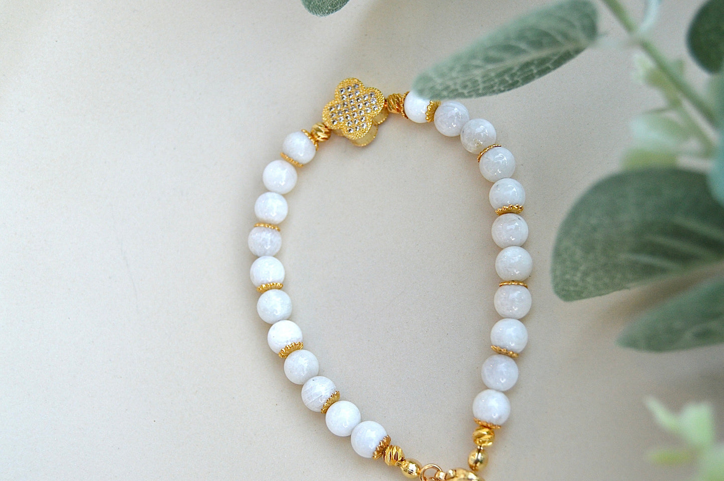 Månestein armbånd – nye begynnelser, intuisjon og indre ro