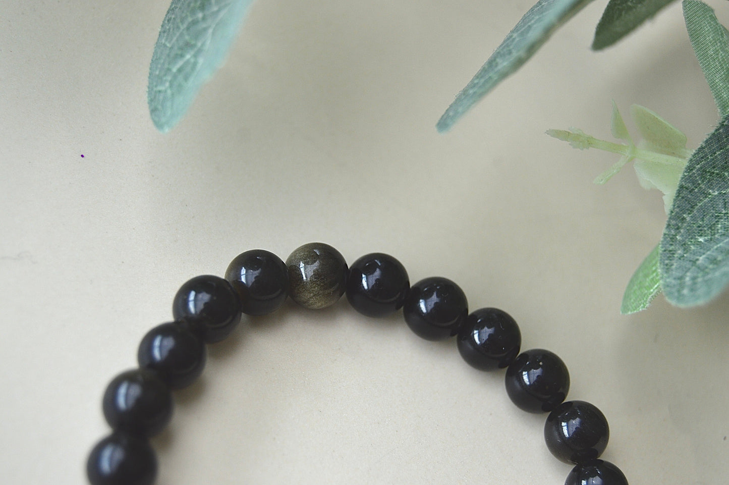 Obsidian armbånd – beskyttende og jordnær