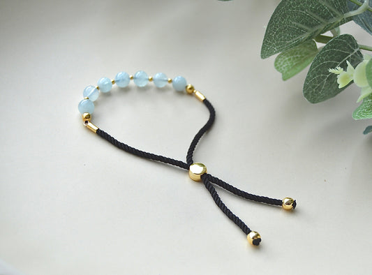 Akvamarin armbånd med justerbar snor – ro, kommunikasjon og indre balanse