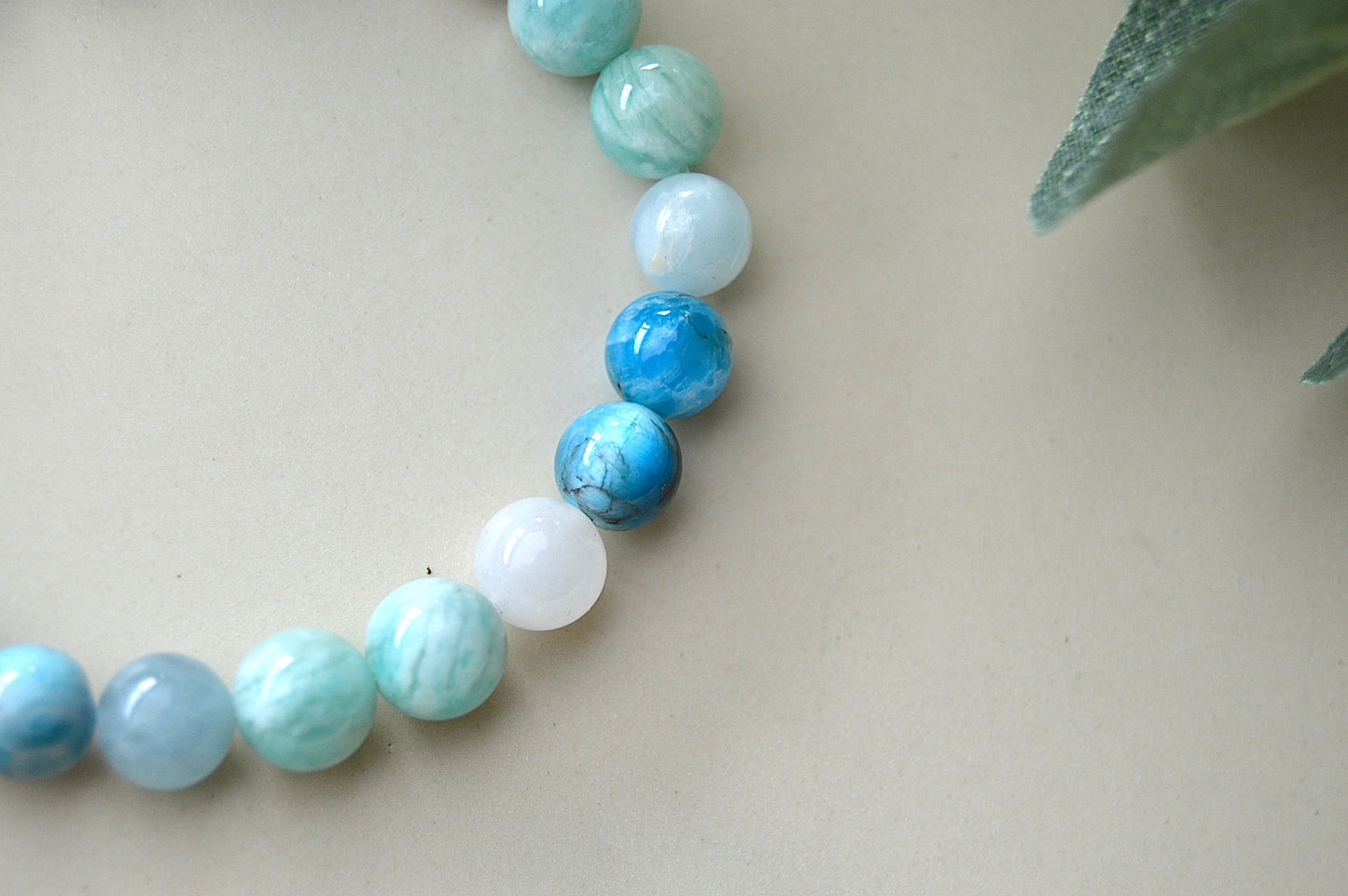 Akvamarin, amazonitt og apatitt armbånd – balanse, klarhet og inspirasjon