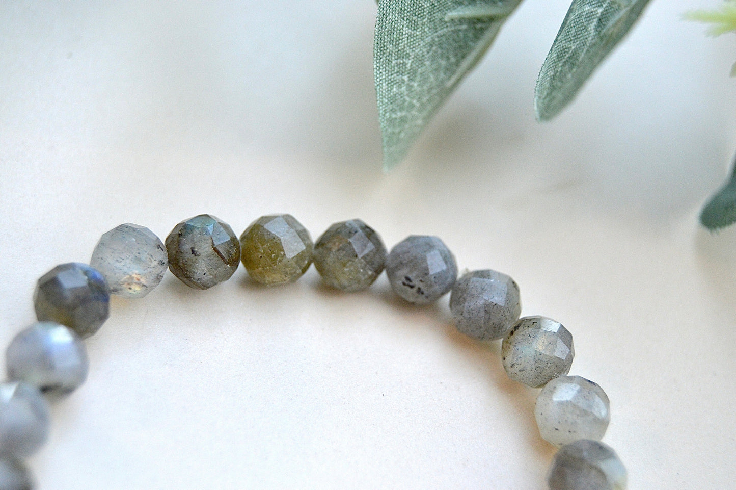 Labradoritt armbånd – intuisjon, beskyttelse og indre visdom