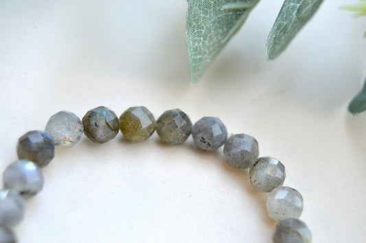 Labradoritt armbånd – intuisjon, beskyttelse og indre visdom